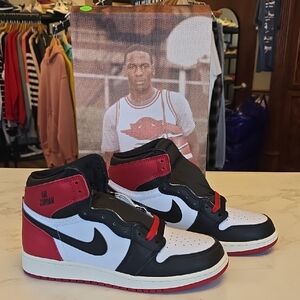 Jordan Retro High OG Sneakers